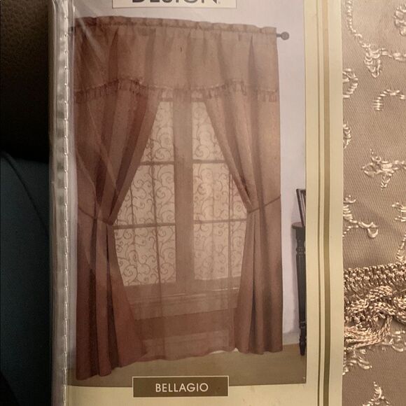 Luxurious Bellagio Curtains with Intricate Design all on One Rod NWT - Picture 2 of 8